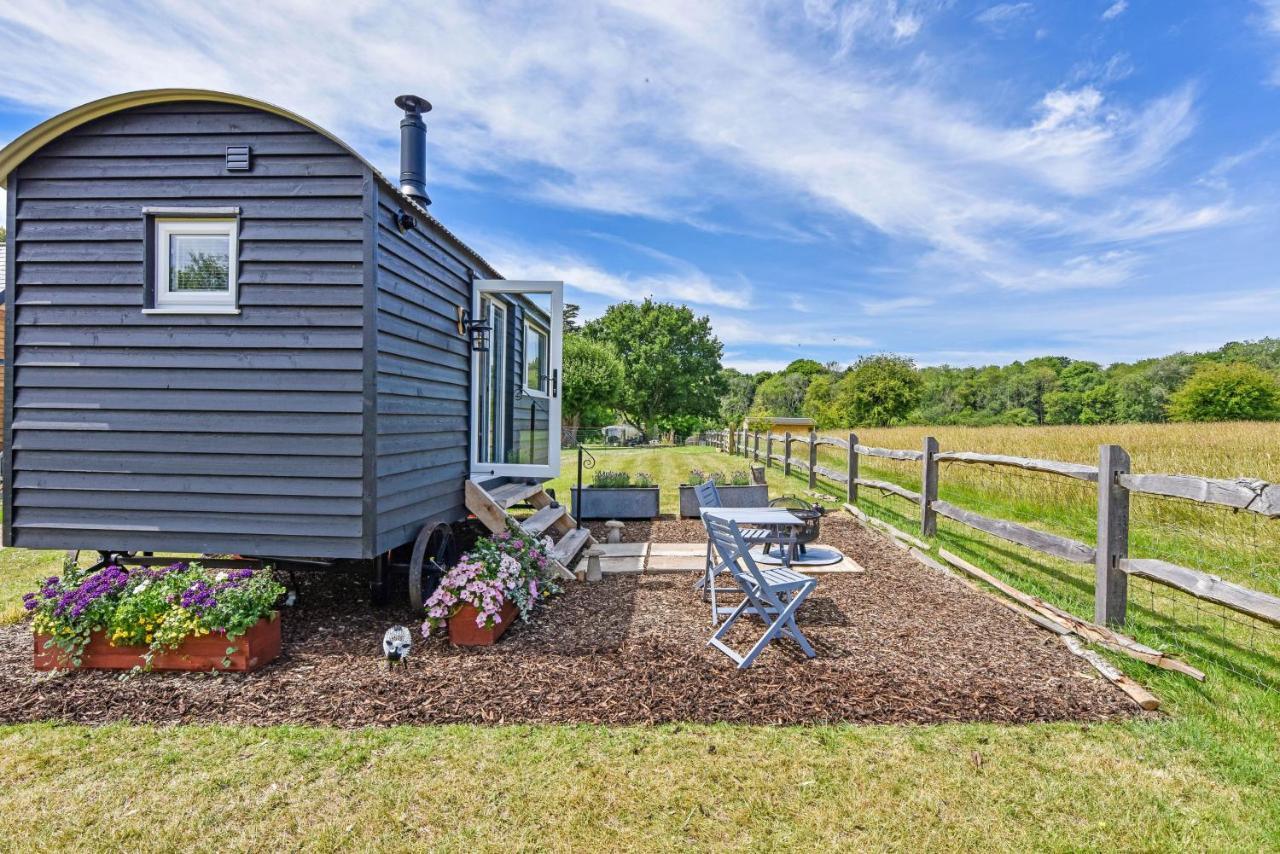 Crabden Shepherd Hut - Blendworth Villa Waterlooville Exterior photo